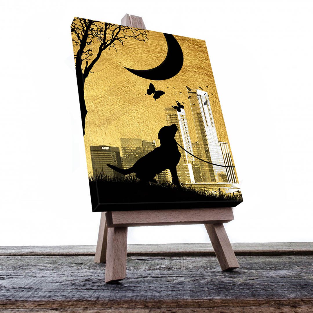 Cuadro Decorativo de Perro bajo la luna en Dorado y Negro 60 X 40