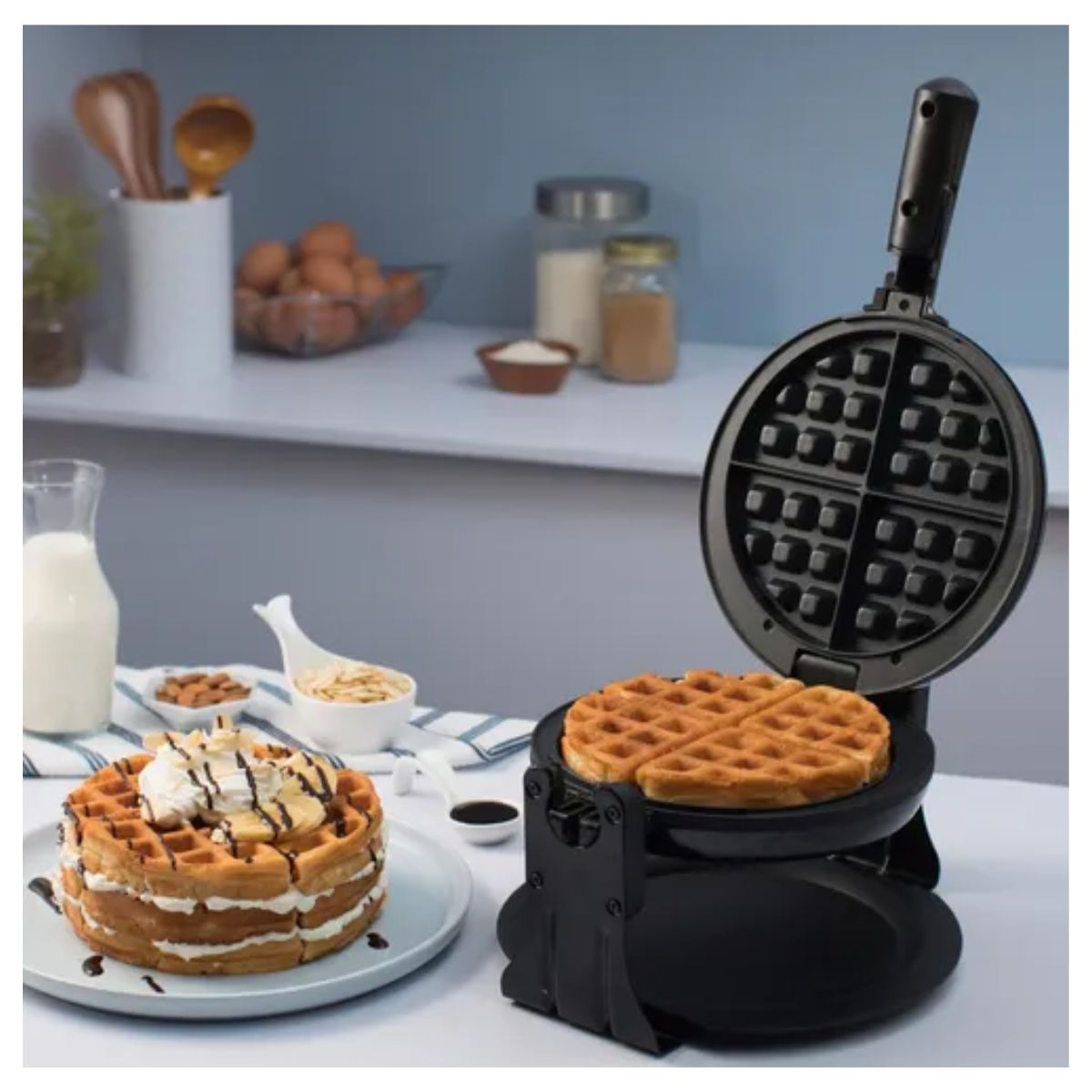 Waflera Estilo Belga Giratoria Negra Black & Decker WM1000B​
