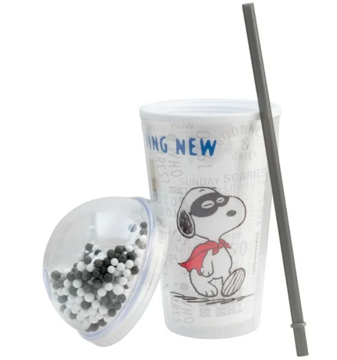 Snoopy Vaso De Plástico Doble Pared Con Tapa Domo Y Popote Peanuts 75 Aniversario  con Bolitas de Colores de 480 Ml