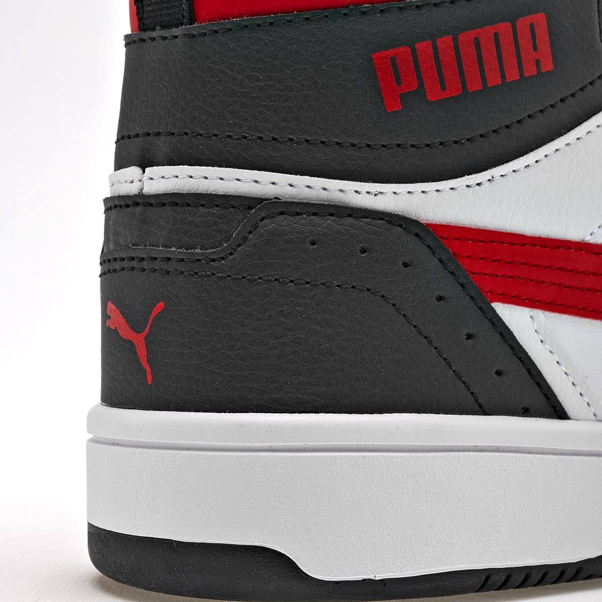 TENIS DEPORTIVO PUMA REBOUND JOY  374765-22 BLANCO -NEGRO -ROJO PARA HOMBRE 