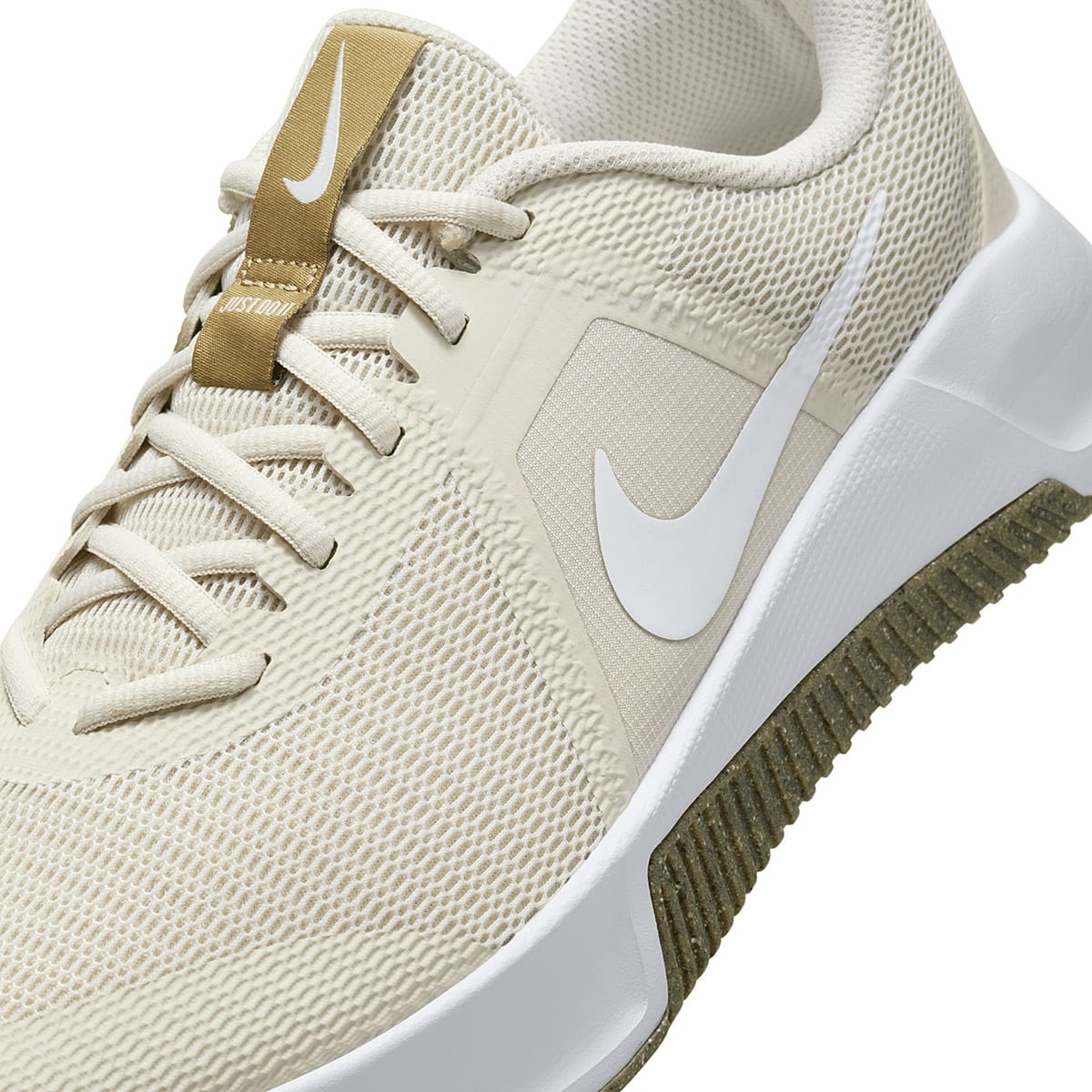 TENIS DEPORTIVO NIKE MC TRAINER 3 FQ1831-102 BEIGE -BLANCO PARA HOMBRE 