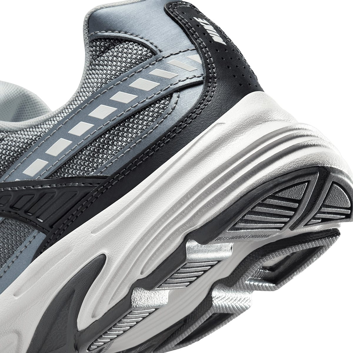 TENIS DEPORTIVO NIKE INITIATOR SC IB3083-001 GRIS -NEGRO PARA HOMBRE 