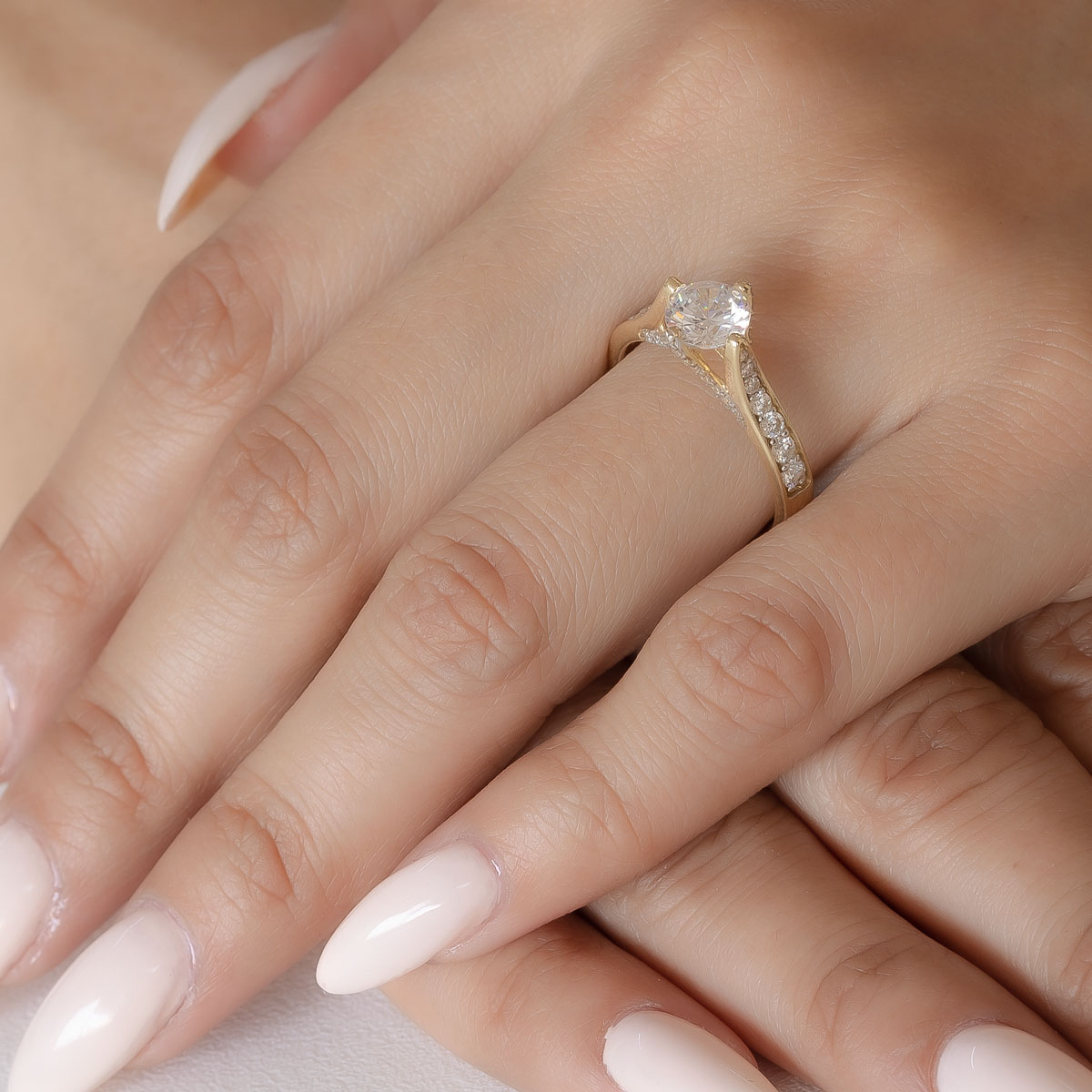 ANILLO DE COMPROMISO 14K ORO BLANCO CON PIEDRA STELLA ABBA JOYAS.
