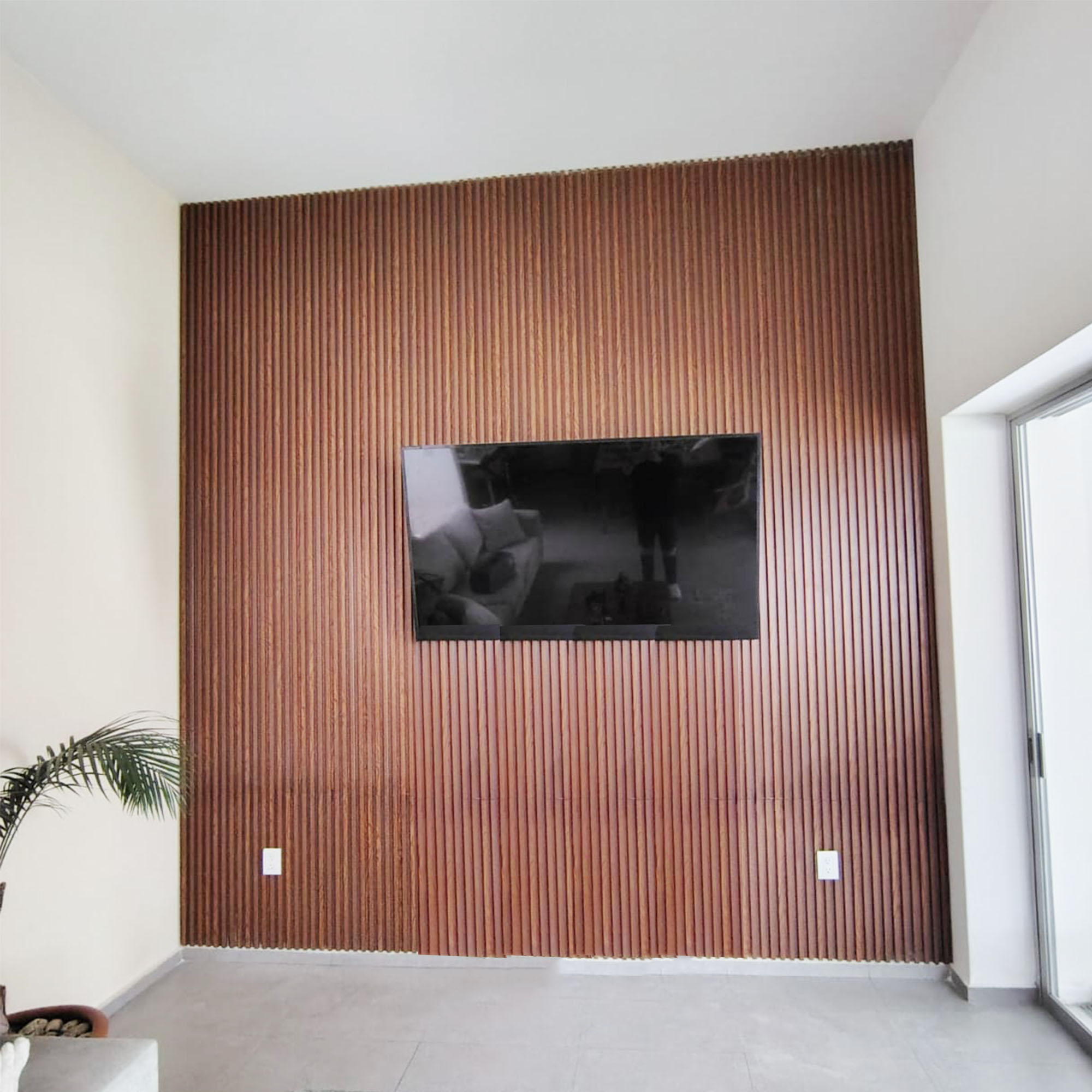 Lambrín Panel Decorativo Madera Wpc Nogal Ahumado 145 X 17 Cm 12 Pzas