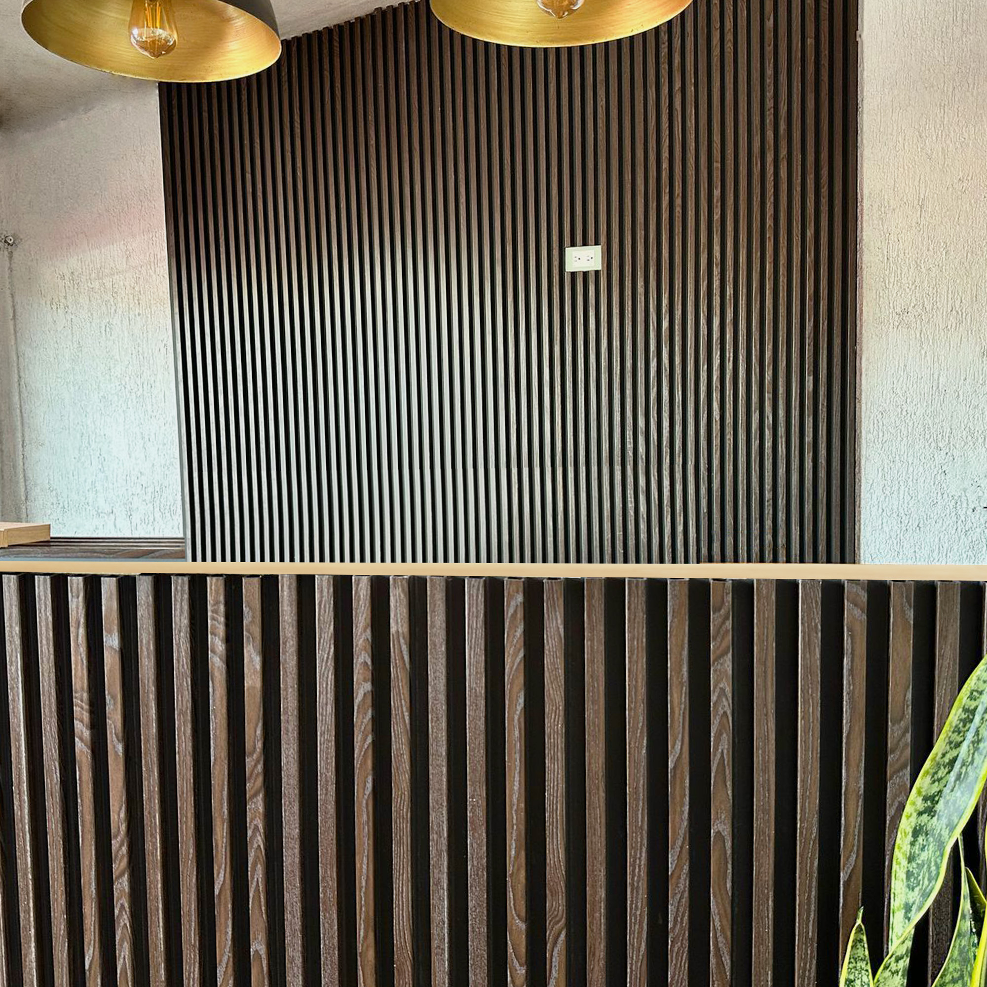 Lambrín Panel Decorativo Madera Wpc Nogal Ahumado 145 X 17 Cm 12 Pzas