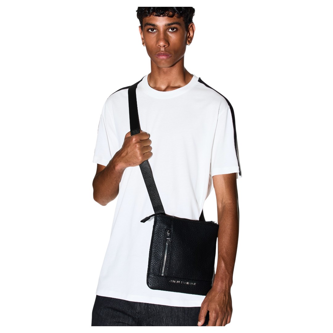 Bandolera Armani Exchange Color Negro Comoda - Original
