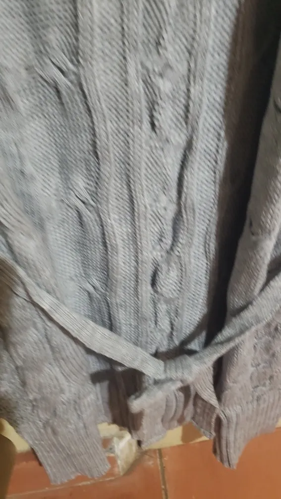 Sueter Gris Tejido Talla Chica, Marca Stop, Largo A Cadera