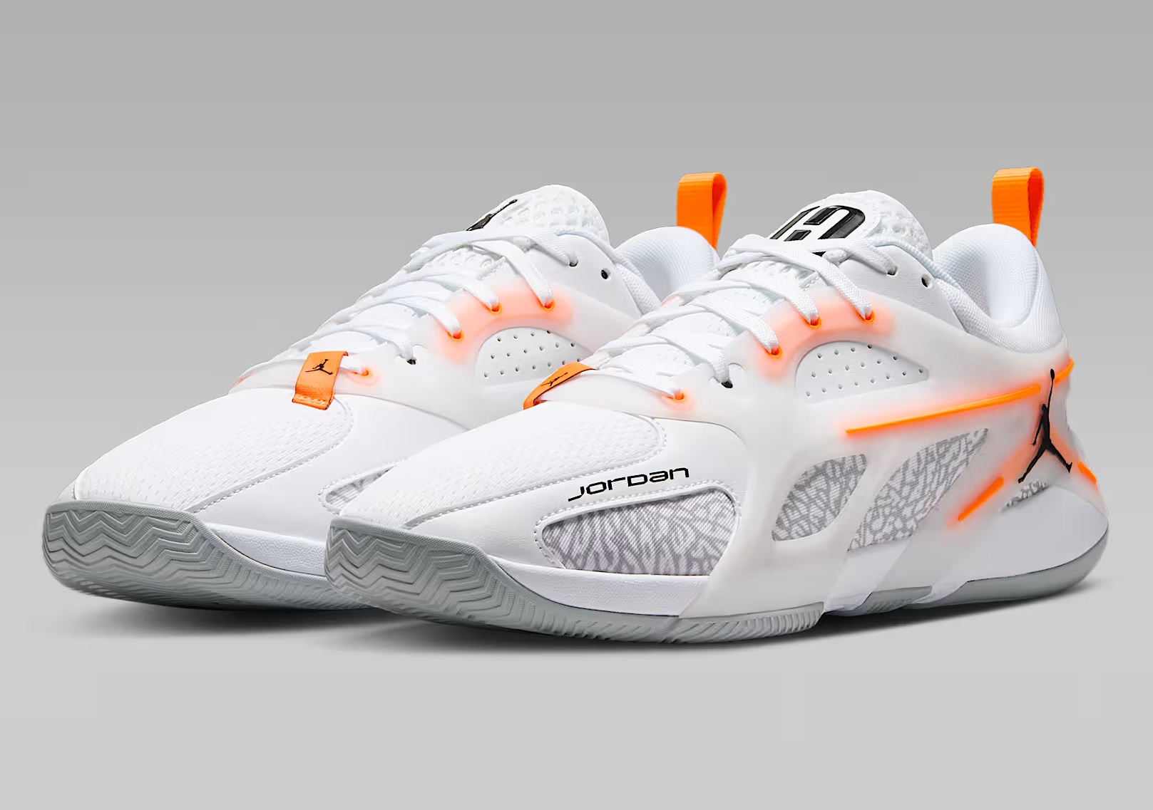 Tenis Jordan Heir Series Blanco/naranja/gris Hombre Tallas #27 y #27.5