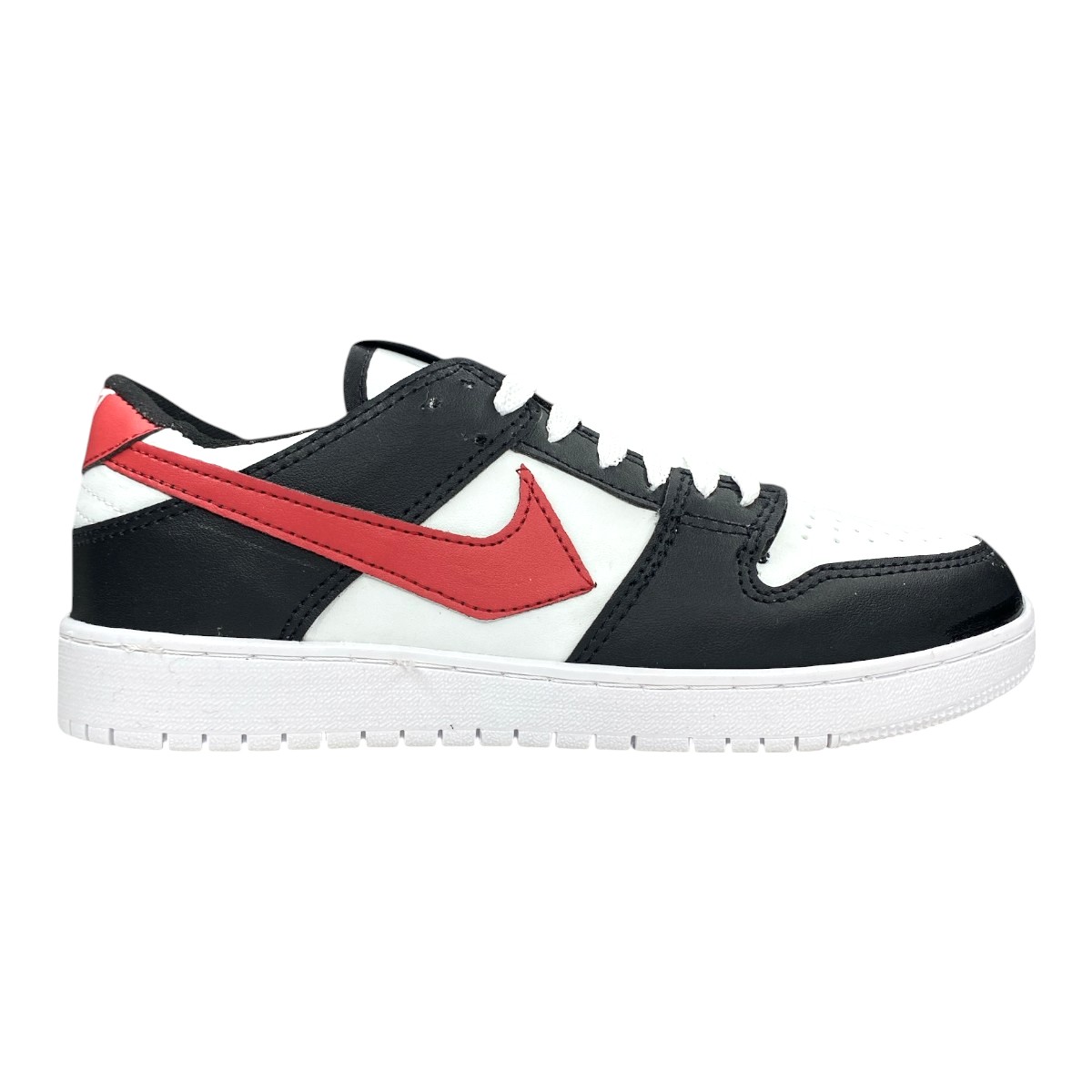 Tenis blancos de diseño icónico para outfit casual o deportivo