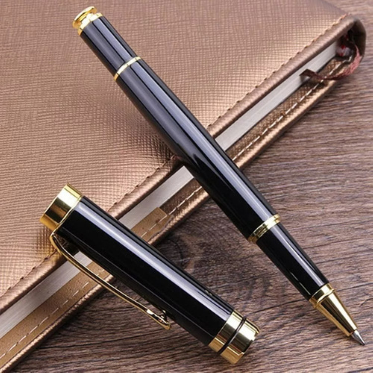 Pluma Parker De Acero Con Recambio Y Caja De Regalo Negro con Dorado 