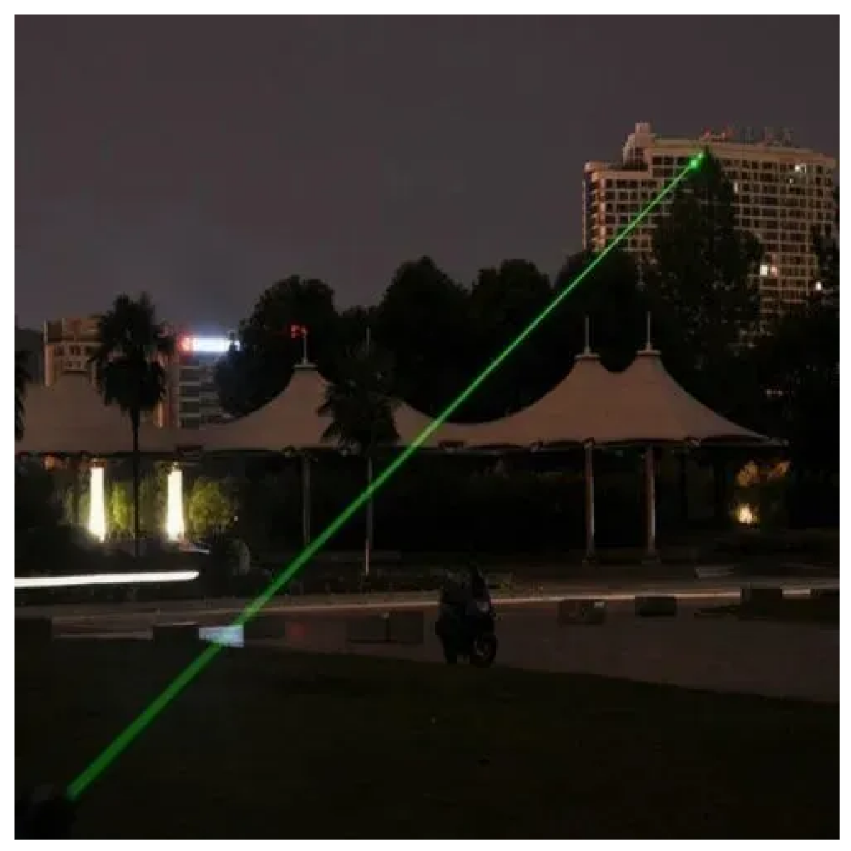 Laser Verde Recargable 5000mw 15km De Alcance Línea Continua