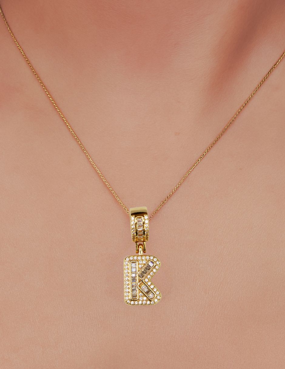 Collar con dije de oro laminado letra brillos "K"