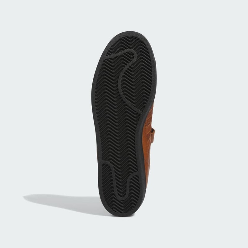 TENIS ADIDAS PRO SHELL ADV X HEITOR CONCHA SUPERSTAR CAFÉ CON NEGRO PARA HOMBRE  CAFÉ CON NEGRO PARA HOMBRE