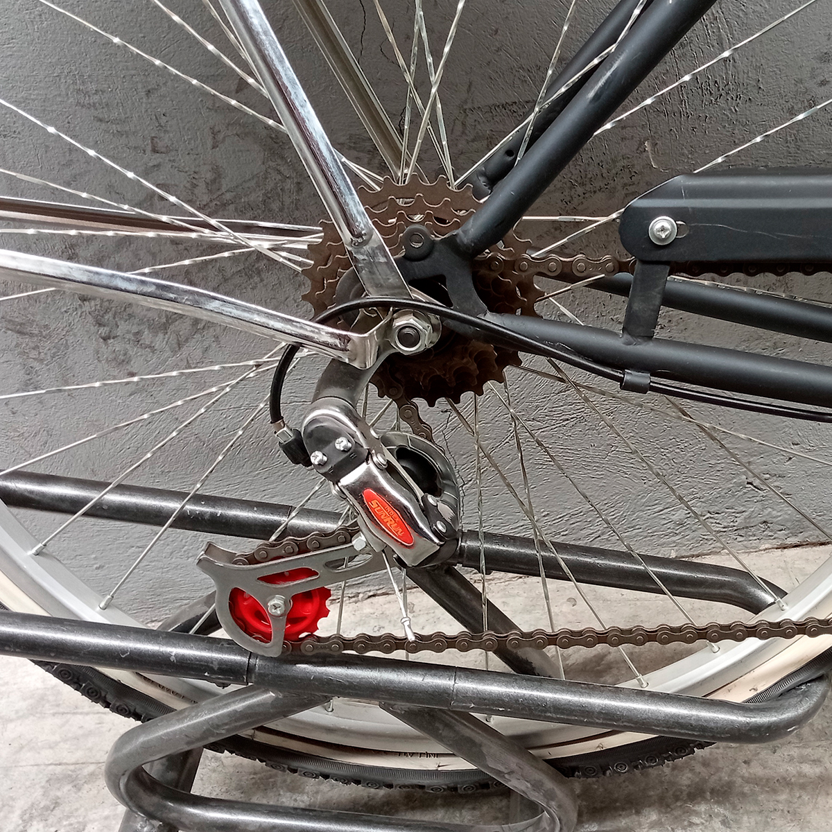 Bicicleta Veloci Reacondicinado Classic R26 Negro