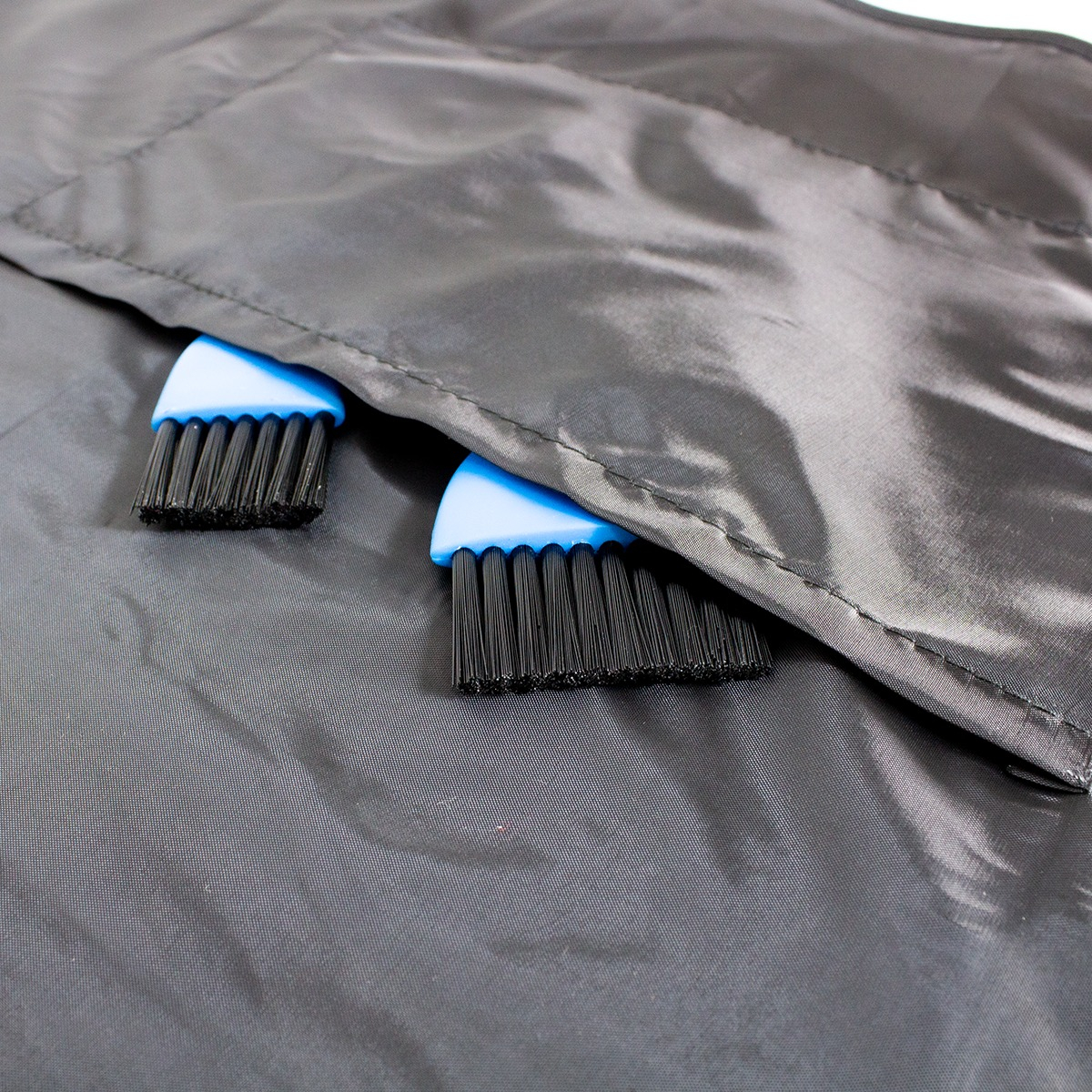 Mandil Tela Repelente Barbero Estilista Negro Liso MAT